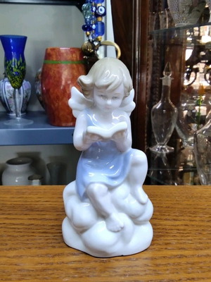 Porcelain Angel Figurine 16x8x6 cm new