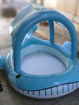 Φουσκωτή πισίνα παιδική με σκίαστρο, μεταχειρισμένη, σχέδιο φαλαινάκι