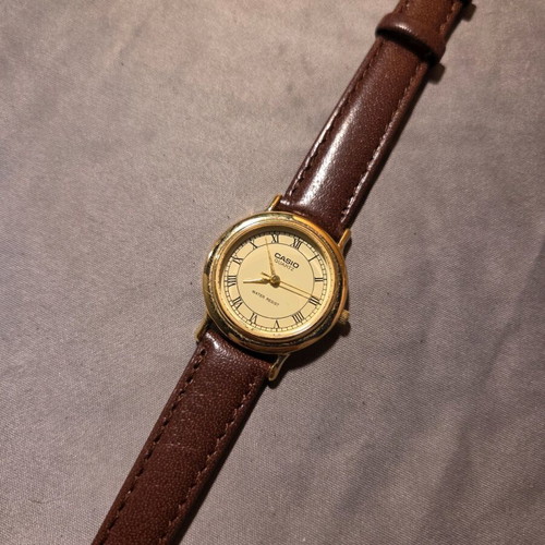 Casio LTP-1006 Vintage Gold σαν καινούργιο με δερμάτινο λουράκι