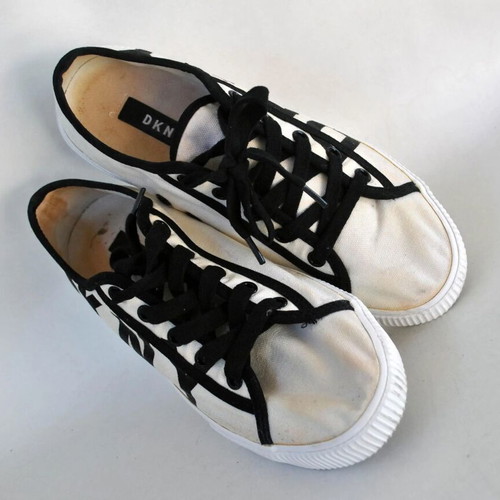 DKNY white canvas sneakers slightly used, size 37.5