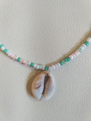 Handmade necklace with shell, new, multicolor