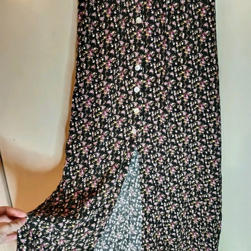 Floral midi skirt S/M new with buttons and slit