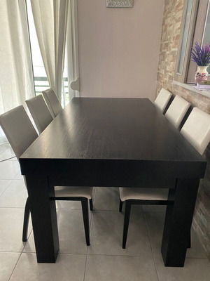 Τραπεζαρία μεταχειρισμένη με 6 καρέκλες, ξύλινη, επεκτεινόμενη