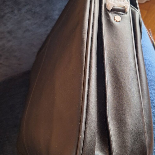 Dicota Classic Executive Leather Laptop Briefcase new, black