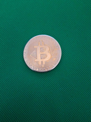 Αναμνηστικό Bitcoin σαν καινούργιο, χρυσή εμφάνιση