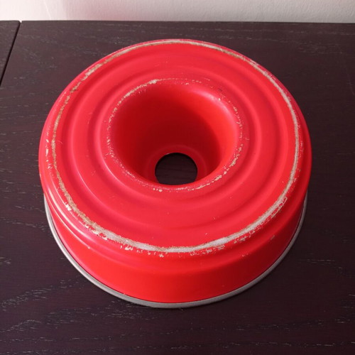 Large cake pan used, good condition