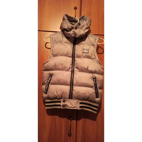 M-ONE sleeveless kids jacket silver like new, size S for 6 years old