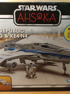 Star Wars Hasbro Ahsoka TV Series E-Wing spaceship new with exclusive astromech droid figure