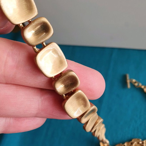 Anne Klein vintage choker necklace used, gold tone