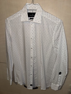 Monte Napoleone white men's shirt small, like new, micro print