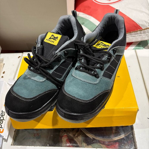 Work shoes with protection new, sizes 40-46
