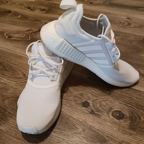 Adidas NMD R1 men's sports shoes, white, size 44