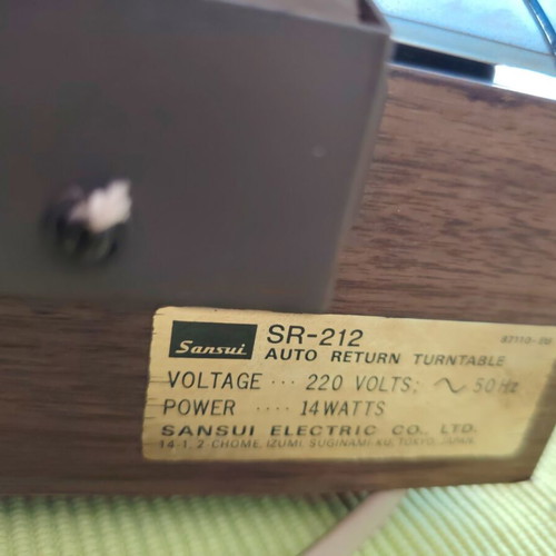 Sansui SR-212 turntable used with Shure cartridge and needle