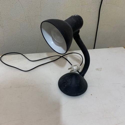 Table lamp used with switch