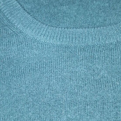 Benetton men's wool sweater large used, cypress green