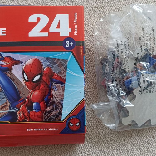 Spiderman Puzzle 24 Pieces for Ages 3+ New