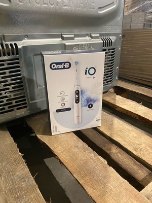 Oral-B iO Series 6 Ηλεκτρική Οδοντόβουρτσα με Αισθητήρα Πίεσης και Θήκη Ταξιδίου Λευκή