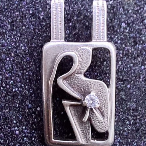 Silver pendant vintage used with phianite stone