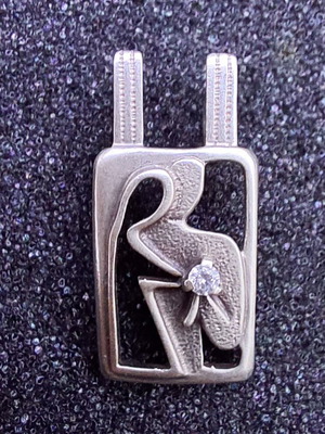Silver pendant vintage used with phianite stone