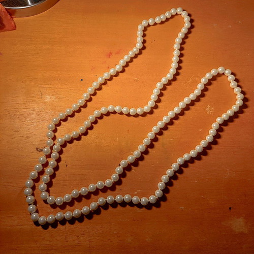 Pearl necklace long, like new, white
