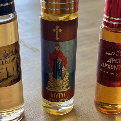 Set of 5 mini perfumes with myro and essential oils used
