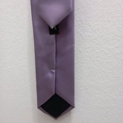 Tie purple color shiny like new, BERTO LUCCI
