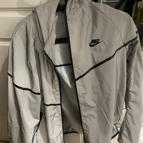 Nike Tech Fleece ανακλαστικού σχεδίου μέγεθος L σαν καινούργιο, γκρι