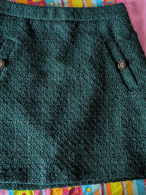 Mini green skirt new, size 8 UK