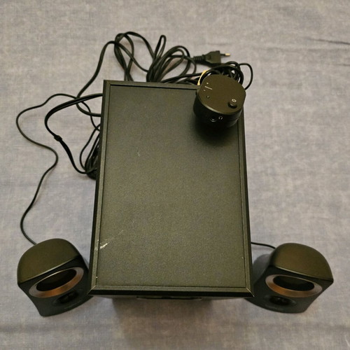 Logitech floor speakers system like new, 25 watt, with subwoofer and remote