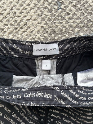 Calvin Klein bermuda shorts like new, size S, black and white