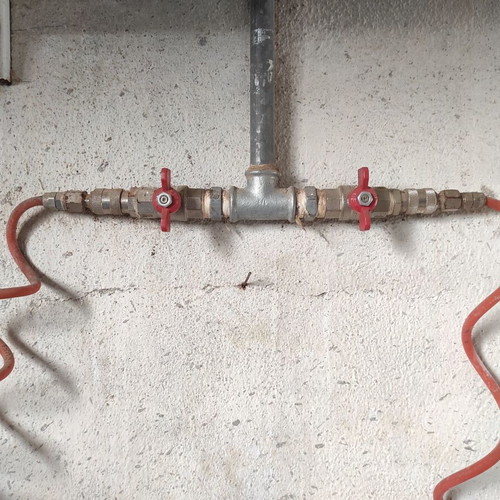 Hydrovane 148 air compressor used with air tank and accessories