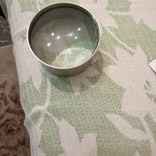 Magnifying glass with paperweight new, 5x magnification