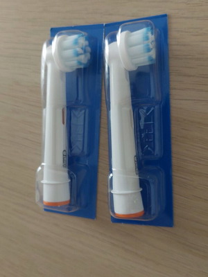 Ανταλλακτικά βουρτσάκια Oral B ολοκαίνουρια, σετ 2 τεμαχίων
