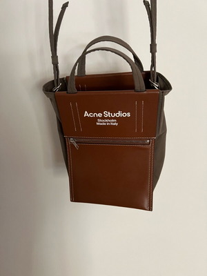 Acne Studios Tote Bag σε εξαιρετική κατάσταση, γκρι/σκούρο χακί
