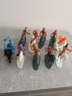 Indian and Cowboy Figures used, set of 10 with horses