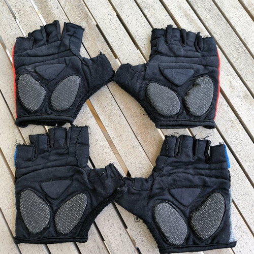 Cycling gloves used in small and large sizes