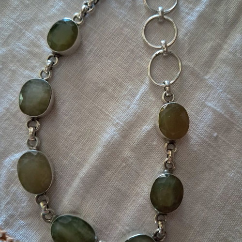 Silver bracelet with genuine green stones, like new