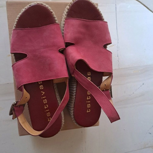 Tsitsivas pink leather platform sandals like new
