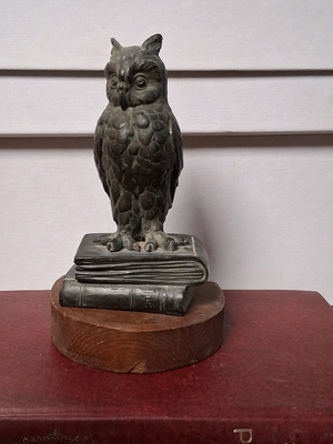 Metal vintage owl statue used