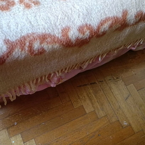 Vintage double bed blanket like new