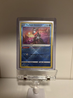 Radiant Greninja 046/189 Silver Tempest Pokemon card