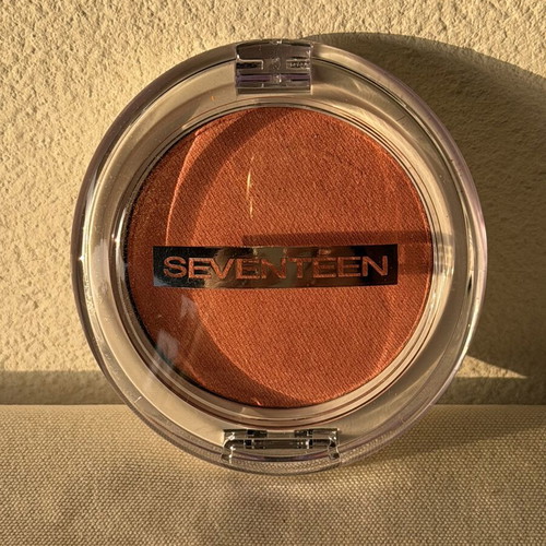 Seventeen Silky Blusher Coral Pearly compact blush