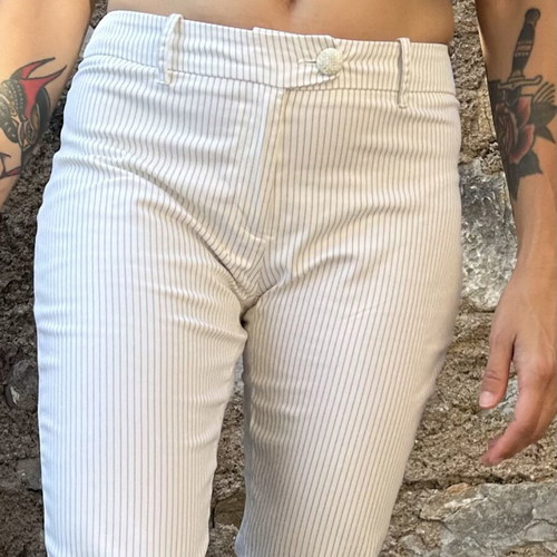 White Pants with Thin Vertical Stripes, High Waist and Cropped, Like New