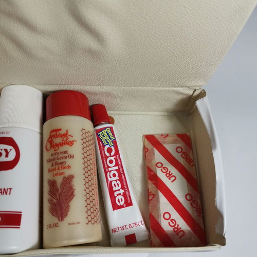 TWA Hers Overnight Kit used, vintage airline care set from the 80s
