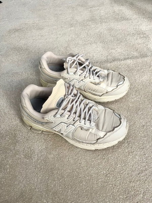 New Balance 2002R Protection Pack sneakers used, beige, size 37