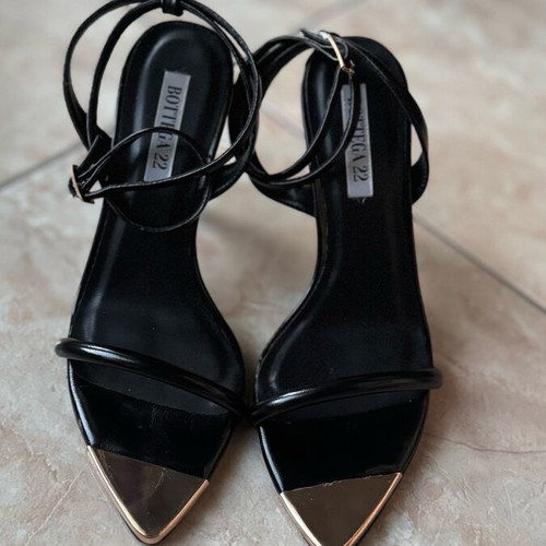 Black sandals with gold detail like new, size 36