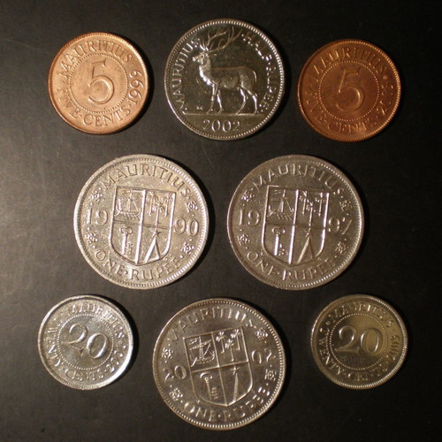 Set of 8 Mauritius coins in A UNC and UNC conditions