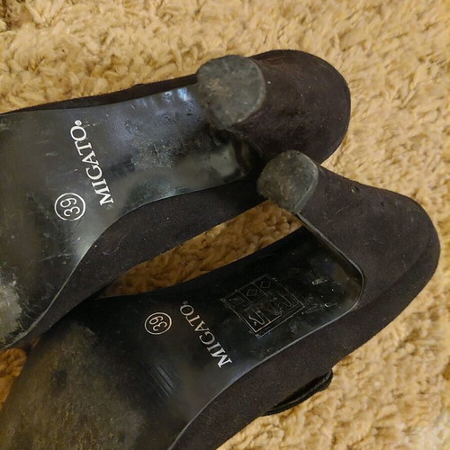 Migato suede pumps used, black with white stitching, size 39