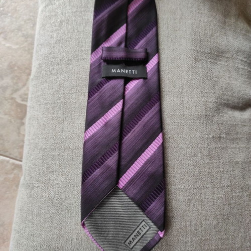 Manetti tie like new