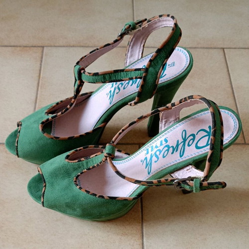 Sandals used, size 41